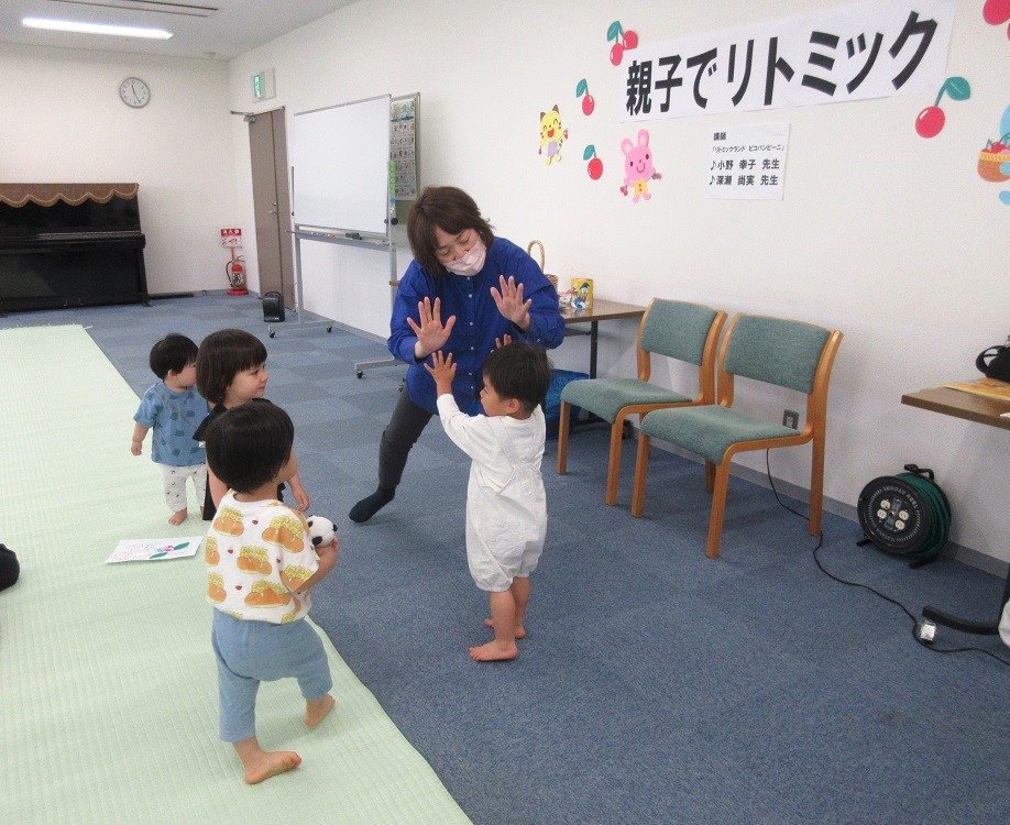 親子で一緒にリトミックを楽しみました！