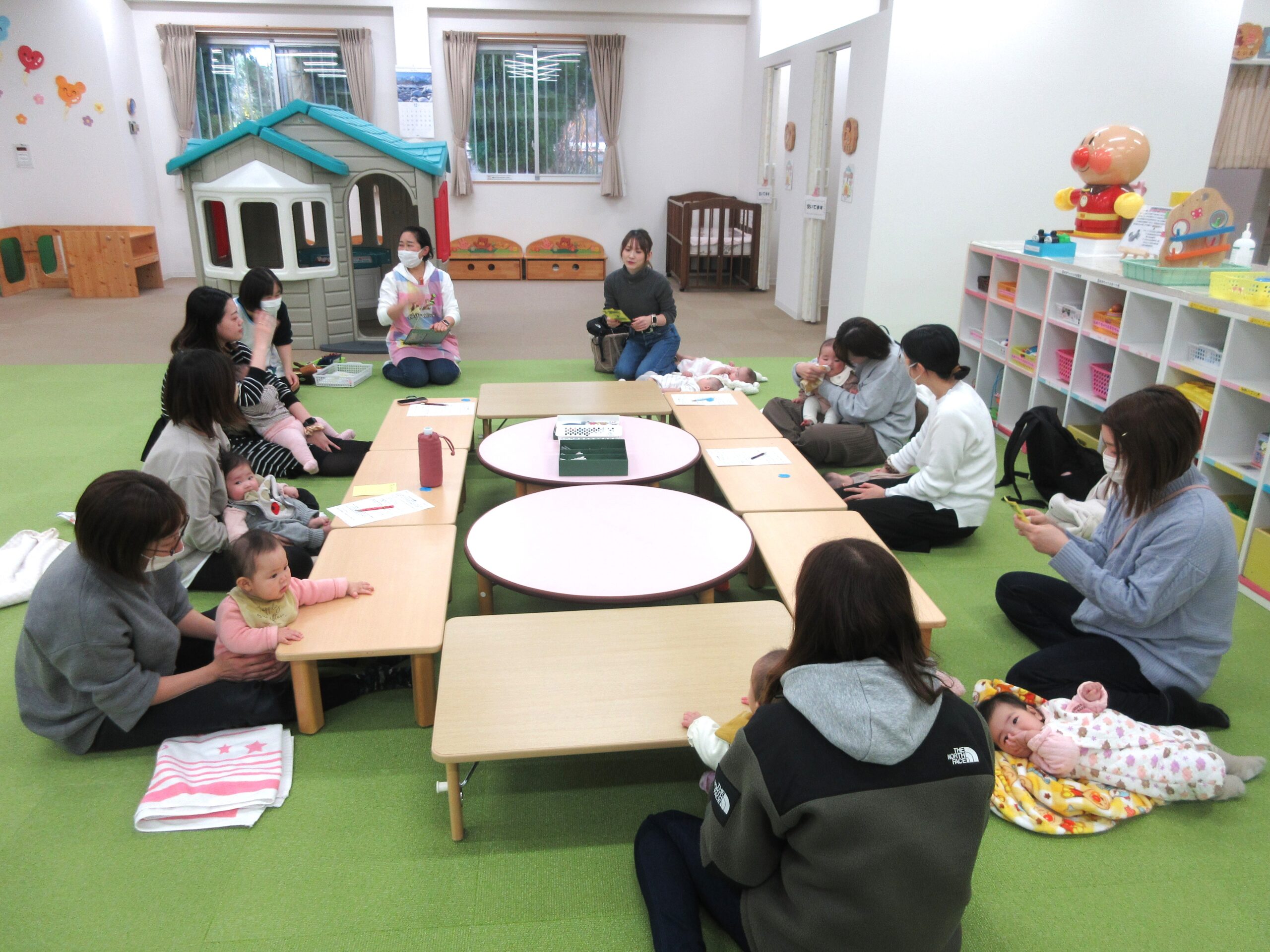 １２月の赤ちゃん交流会がありました♬