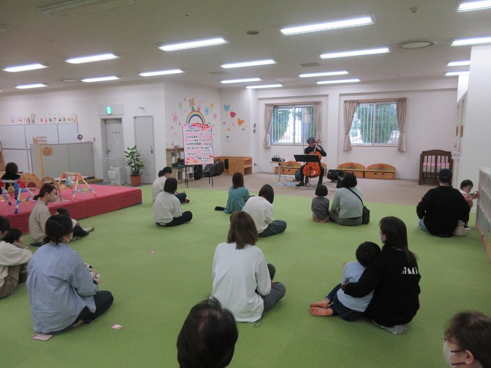 ４月の子育てサロンがありました！