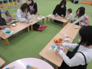 １月の赤ちゃん交流会「赤ちゃんの足型で節分飾り」についてのご案内