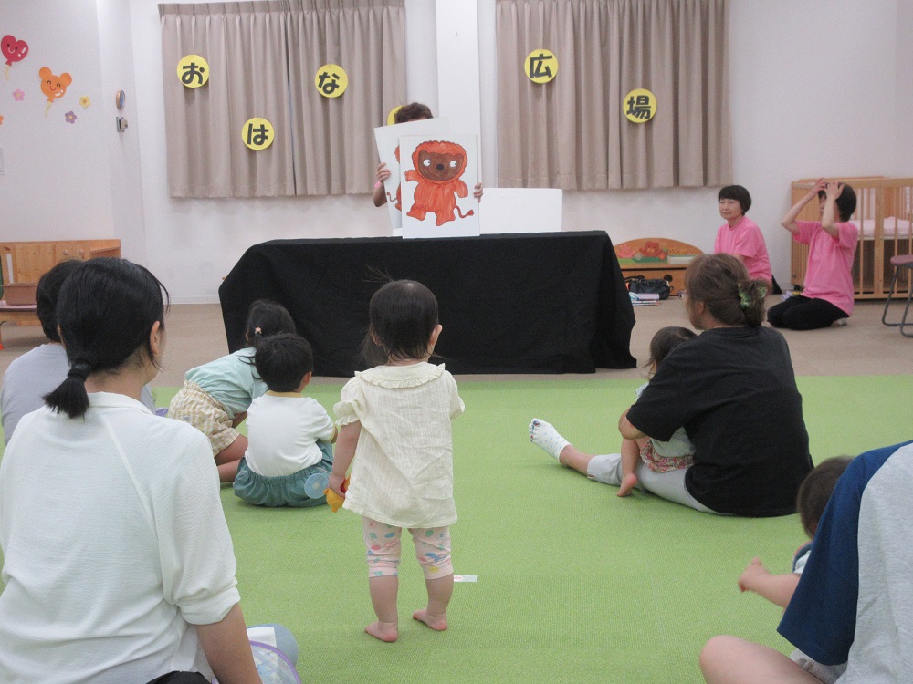 おはなし広場がありました♬