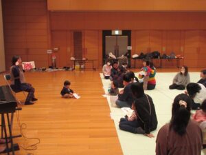 親子で一緒にリトミックを楽しみました♬